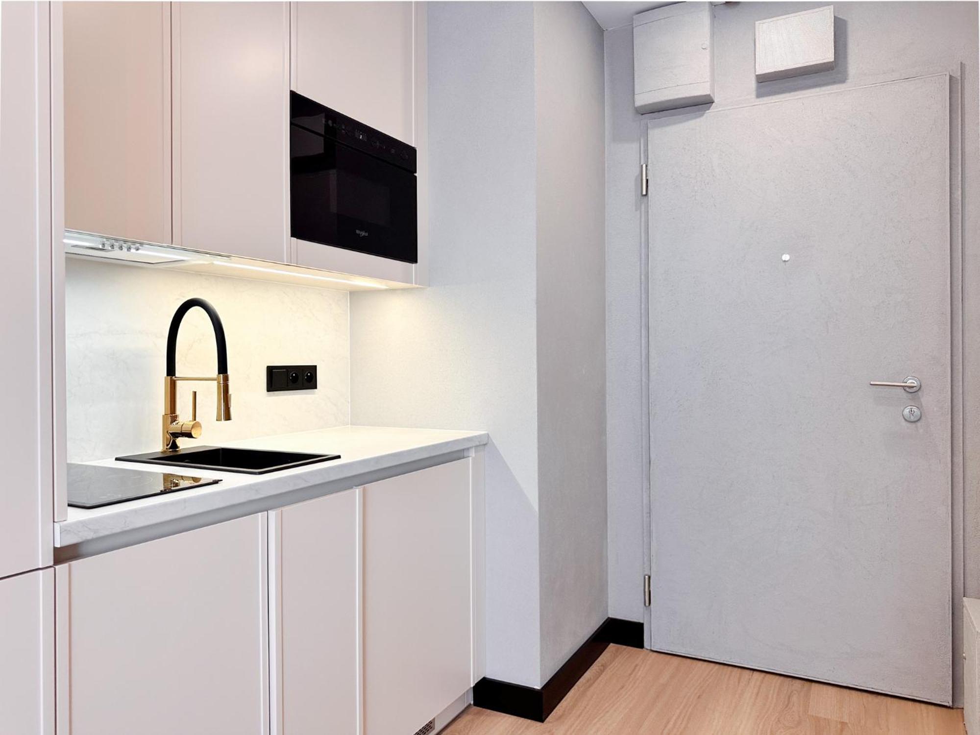 Premium Skystudio Wola Apartment
