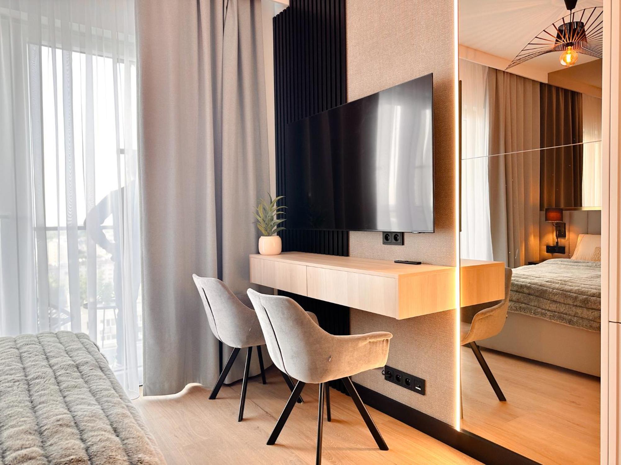 Premium Skystudio Wola Apartment Warsaw